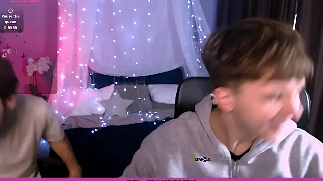 travis wolf  online show from 11.12.25