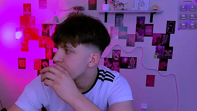 travis wolf  online show from 04.03.26