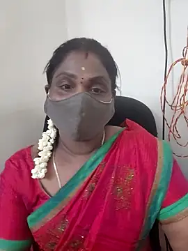 Snapshot of Tamil_Kavitha10 chatting on 09.30.25 Tamil Kavitha10 online show from 09.30.25