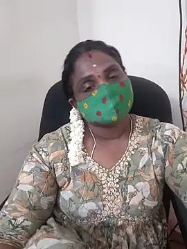 Snapshot of Tamil_Kavitha10 chatting on 10.01.25 Tamil Kavitha10 online show from 10.01.25