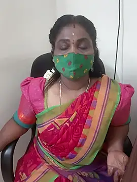 Snapshot of Tamil_Kavitha10 chatting on 10.07.25 Tamil Kavitha10 online show from 10.07.25