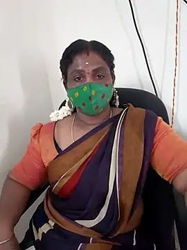 Snapshot of Tamil_Kavitha10 chatting on 10.14.25 Tamil Kavitha10 online show from 10.14.25
