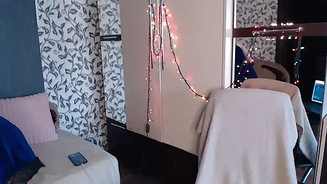 AmoraLuv online show from 02.25.26