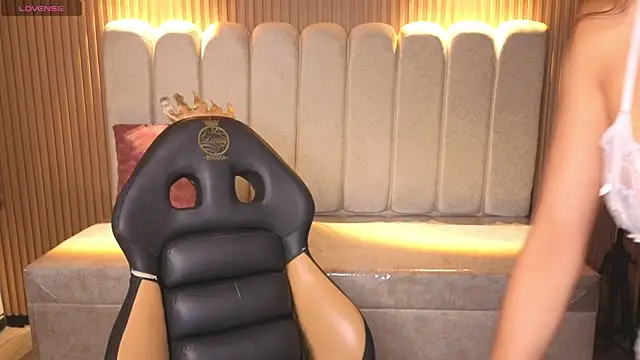  Mia Evans 1 online show from 12.13.25