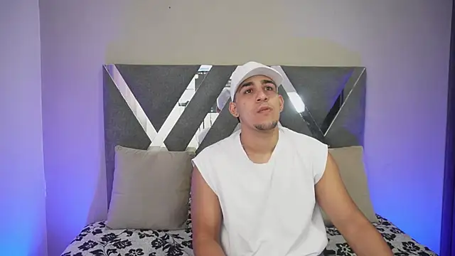 Snapshot of massimo_vidal_ chatting on 10.01.25 massimo vidal  online show from 10.01.25