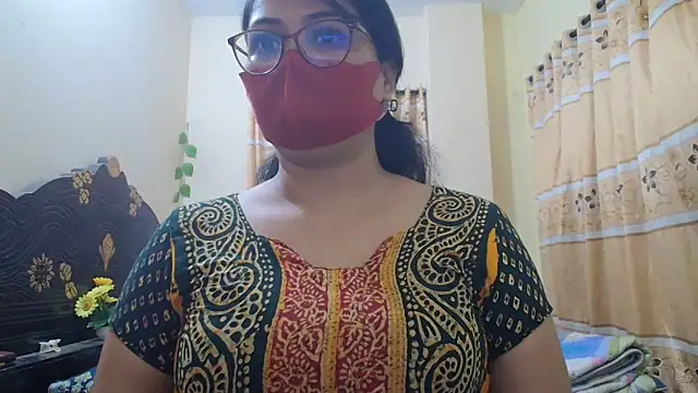 Snapshot of Elena_cruz5 chatting on 04.19.26 Elena cruz5 online show from 04.19.26