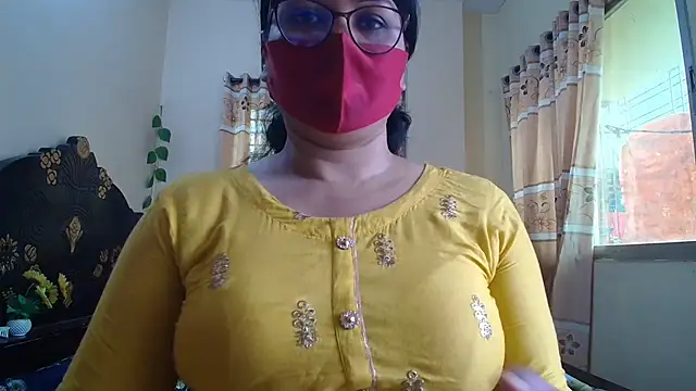 Snapshot of Elena_cruz5 chatting on 04.21.26 Elena cruz5 online show from 04.21.26