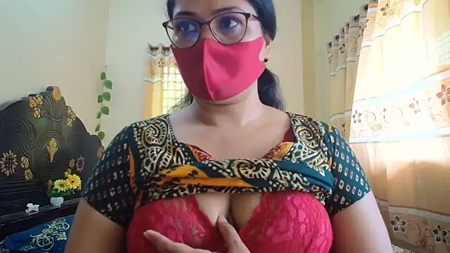 Snapshot of Elena_cruz5 chatting on 04.23.26 Elena cruz5 online show from 04.23.26