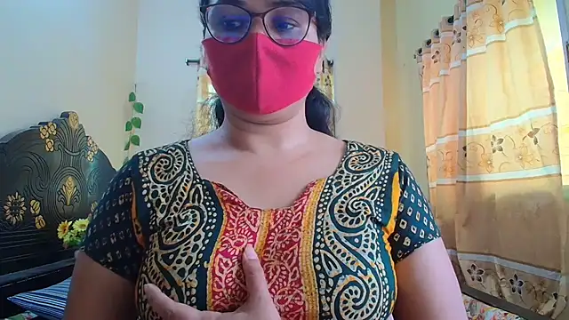 Snapshot of Elena_cruz5 chatting on 05.04.26 Elena cruz5 online show from 05.04.26