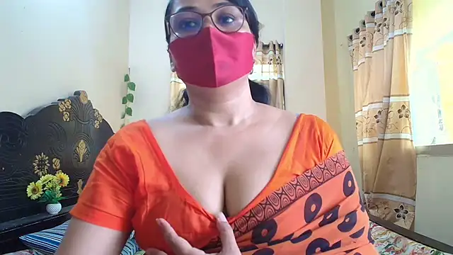 Snapshot of Elena_cruz5 chatting on 05.13.26 Elena cruz5 online show from 05.13.26