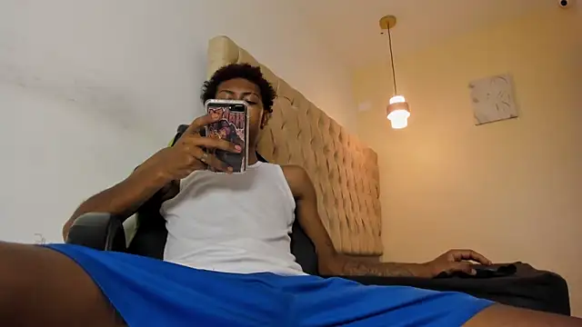 Snapshot of Jax_Maliq chatting on 10.05.25 Jax Maliq online show from 10.05.25