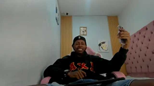 Snapshot of Jax_Maliq chatting on 10.15.25 Jax Maliq online show from 10.15.25