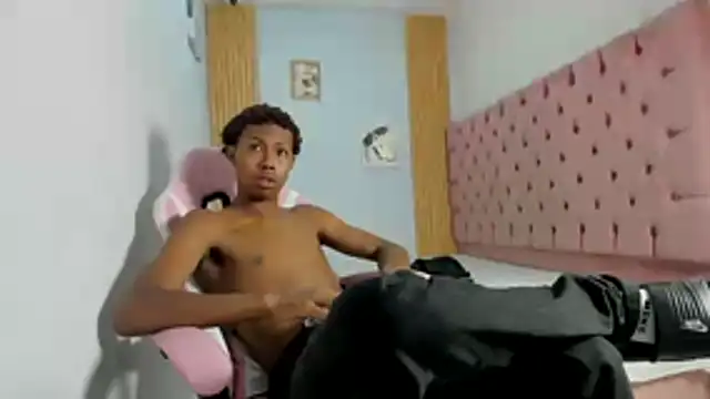 Snapshot of Jax_Maliq chatting on 10.25.25 Jax Maliq online show from 10.25.25