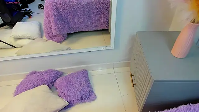 Mia Valentine  online show from 02.02.26