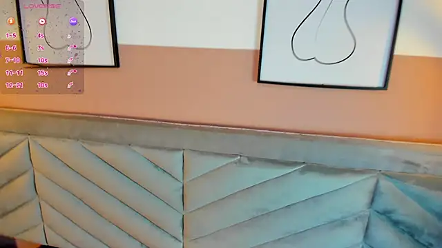 Mia Valentine  online show from 02.13.26