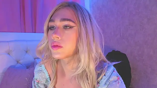 saraah queen1 online show from 10.25.25