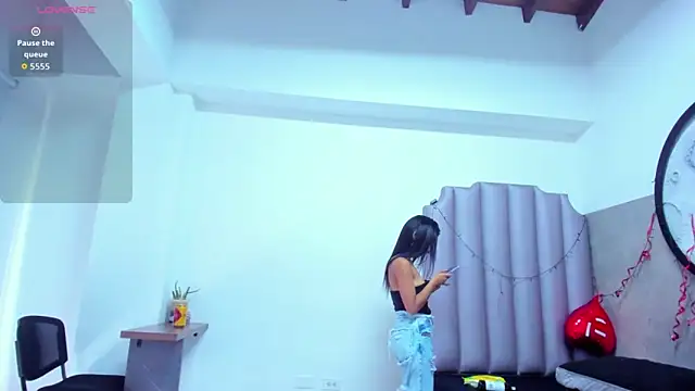 Snapshot of honny_23 chatting on 02.14.26 honny 23 online show from 02.14.26