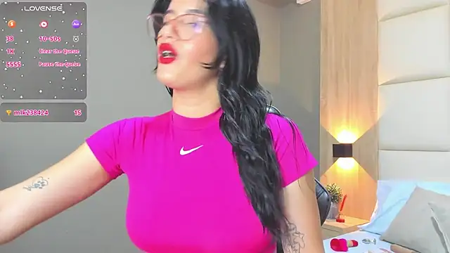 caroline 00403  online show from 10.02.25