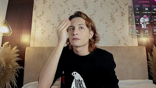 Snapshot of DarcyCullen chatting on 09.23.25 DarcyCullen online show from 09.23.25