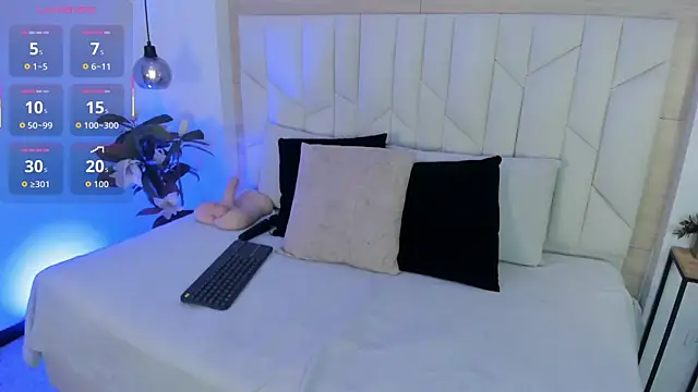 aby smiith  online show from 09.15.25