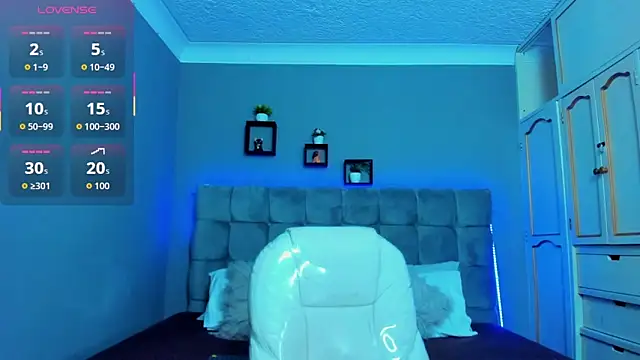 Snapshot of Obsessions_of_lua chatting on 09.28.25 Obsessions of lua online show from 09.28.25