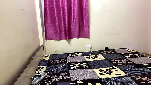 Snapshot of LuvLayla chatting on 09.12.25 LuvLayla online show from 09.12.25