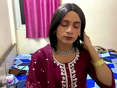 Snapshot of LuvLayla chatting on 10.17.25 LuvLayla online show from 10.17.25