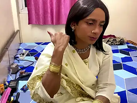 Snapshot of LuvLayla chatting on 10.17.25 LuvLayla online show from 10.17.25