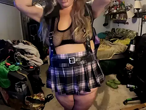 Snapshot of R4inbowK1tty chatting on 10.02.25 R4inbowK1tty online show from 10.02.25