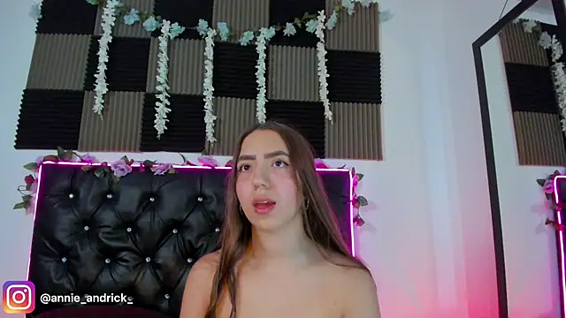  leda swan  online show from 04.16.26