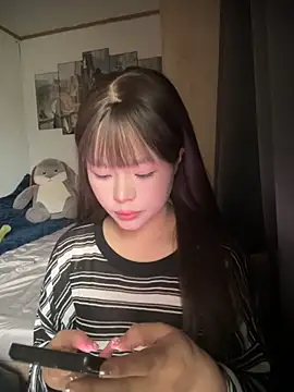 SarahBeii online show from 10.26.25