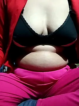 Snapshot of Deepa_hott chatting on 10.28.25 Deepa hott online show from 10.28.25