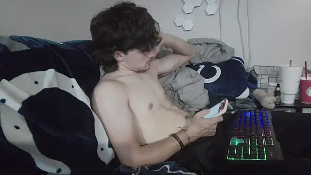 Snapshot of conradical18 chatting on 09.13.25 conradical18 online show from 09.13.25