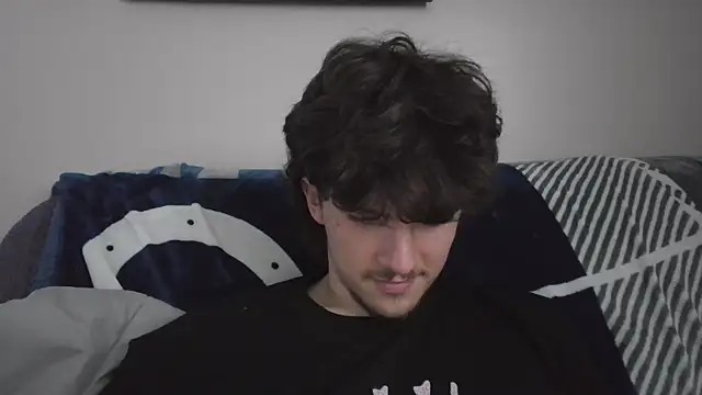 Snapshot of conradical18 chatting on 09.16.25 conradical18 online show from 09.16.25