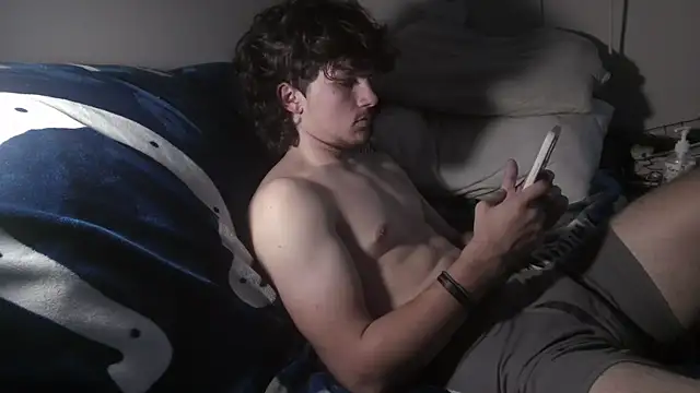 Snapshot of conradical18 chatting on 10.04.25 conradical18 online show from 10.04.25