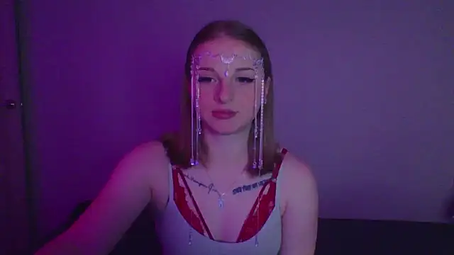 Star Girlish online show from 10.14.25