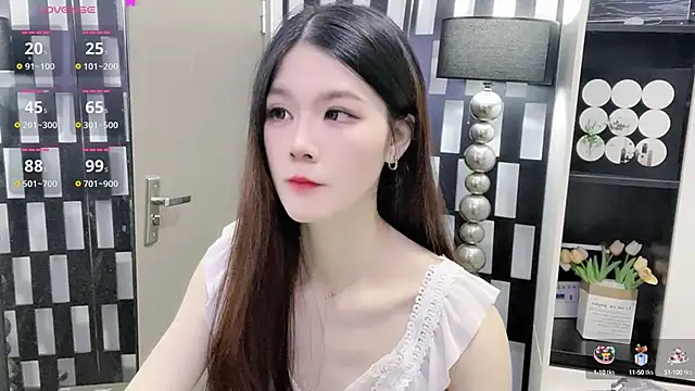 Yueyue-MM online show from 10.22.25