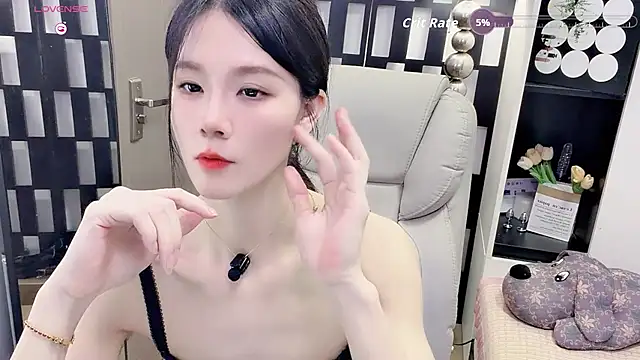 Snapshot of Yueyue-MM chatting on 05.21.26 Yueyue-MM online show from 05.21.26