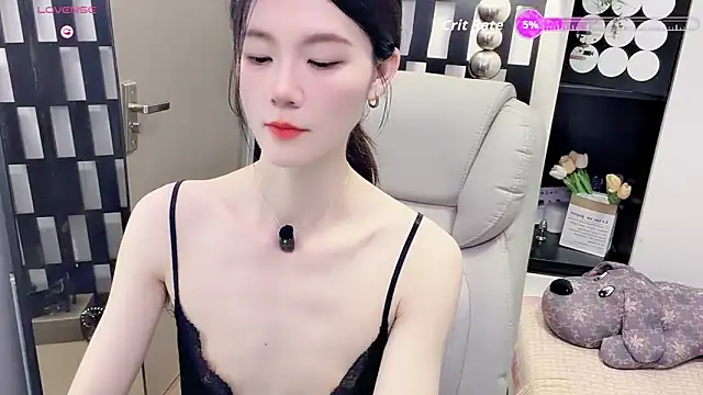 Snapshot of Yueyue-MM chatting on 05.27.26 Yueyue-MM online show from 05.27.26