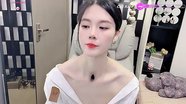 Snapshot of Yueyue-MM chatting on 06.06.26 Yueyue-MM online show from 06.06.26