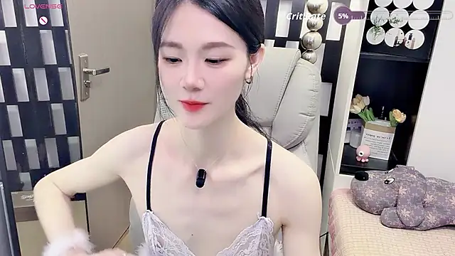 Snapshot of Yueyue-MM chatting on 06.13.26 Yueyue-MM online show from 06.13.26