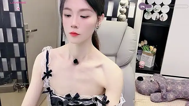 Snapshot of Yueyue-MM chatting on 06.17.26 Yueyue-MM online show from 06.17.26