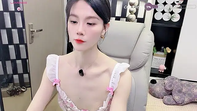 Snapshot of Yueyue-MM chatting on 06.24.26 Yueyue-MM online show from 06.24.26