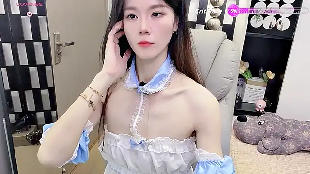 Snapshot of Yueyue-MM chatting on 07.15.26 Yueyue-MM online show from 07.15.26