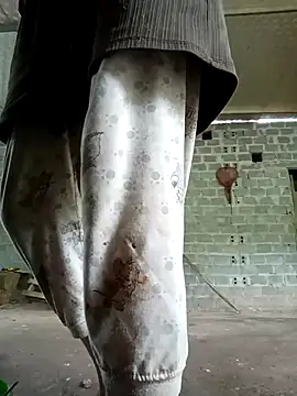 Snapshot of simi-lucy chatting on 10.02.25 simi-lucy online show from 10.02.25