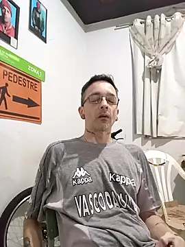 Snapshot of dinho_carioca chatting on 10.26.25 dinho carioca online show from 10.26.25