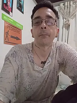 Snapshot of dinho_carioca chatting on 11.30.25 dinho carioca online show from 11.30.25