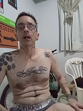 Snapshot of dinho_carioca chatting on 12.22.25 dinho carioca online show from 12.22.25