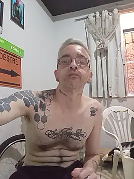 Snapshot of dinho_carioca chatting on 01.12.26 dinho carioca online show from 01.12.26