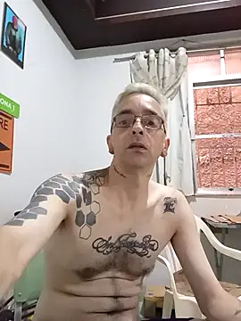 Snapshot of dinho_carioca chatting on 01.13.26 dinho carioca online show from 01.13.26